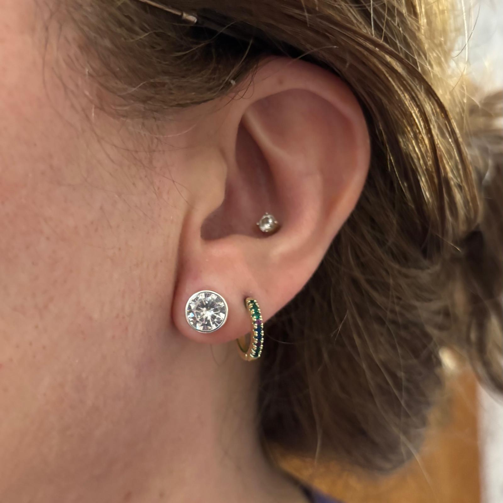 Pendientes unisex chatón 8mm de Plata de ley 925 con Circonitas blancas 3