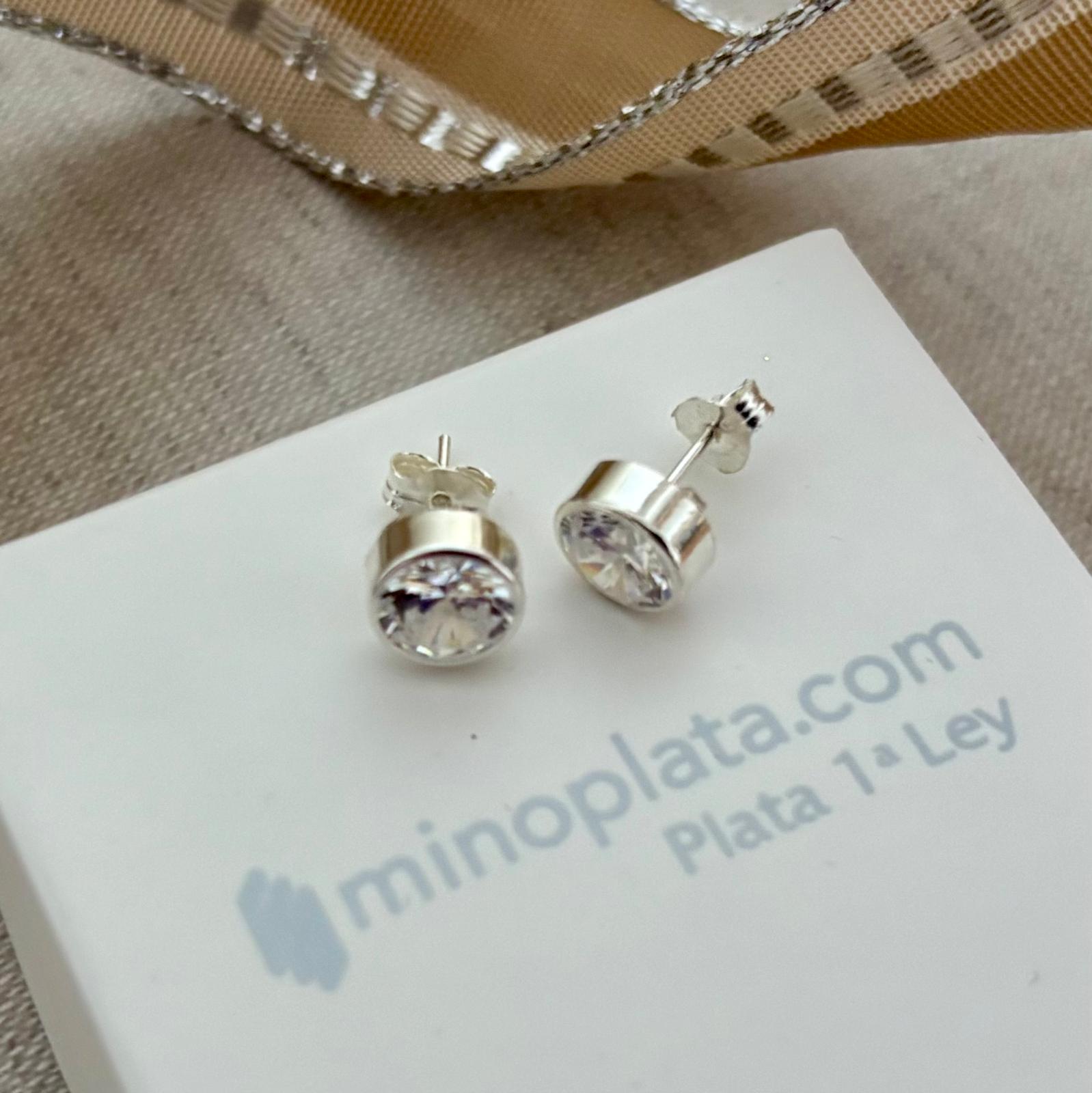 Pendientes unisex chatón 8mm de Plata de ley 925 con Circonitas blancas 5