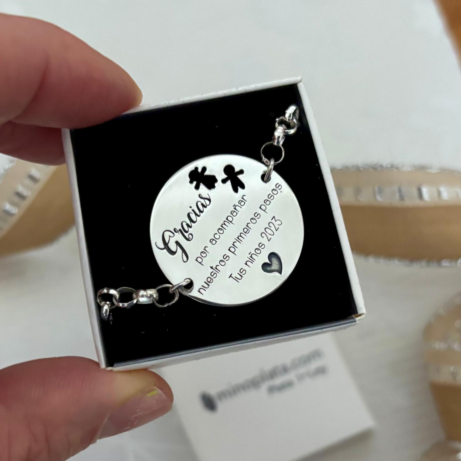 Pulsera niños y mensaje personalizado de Plata para maestras 4