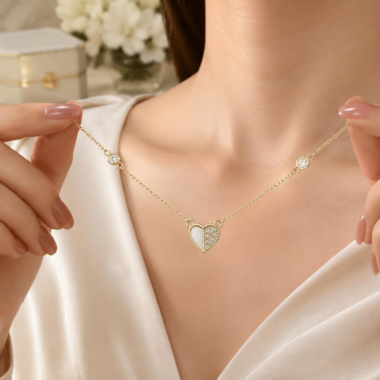 Gargantilla corazón nácar y puntos de luz en Plata de ley chapada Oro 4