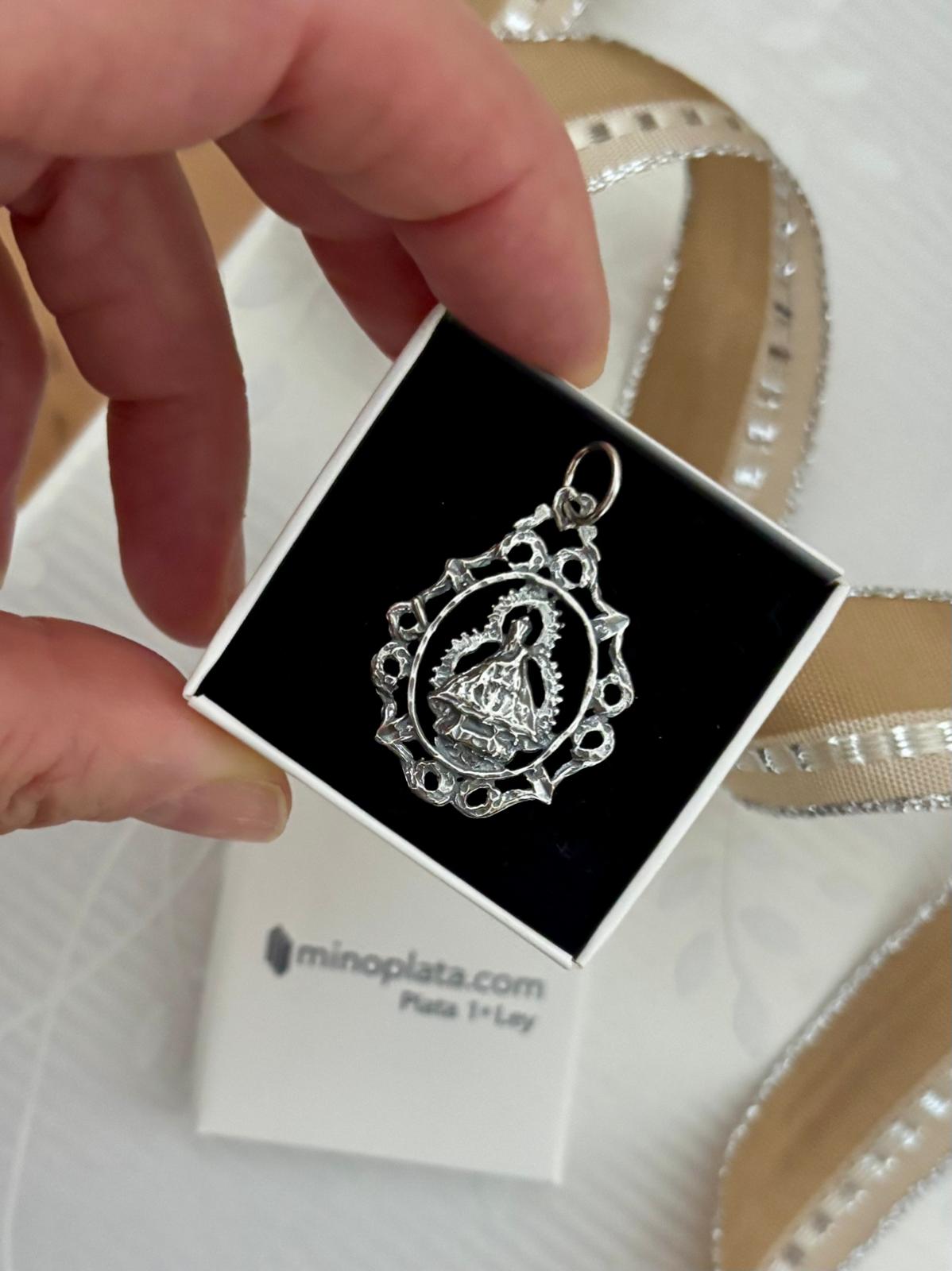 Medalla Virgen de la Cabeza Plata de Ley 925 Calada 3