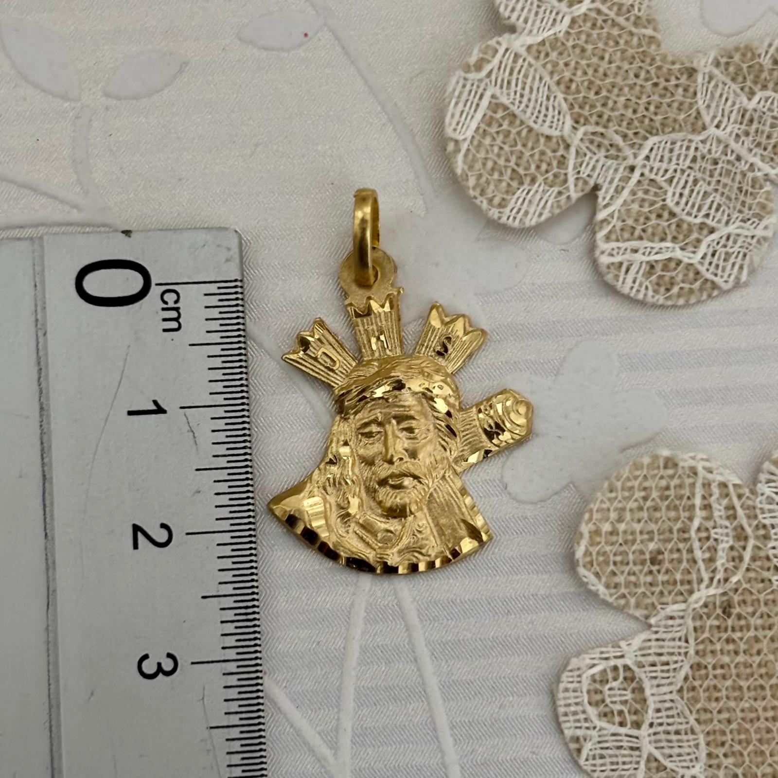 Medalla silueta Cristo del Gran Poder de Plata de ley bañada en Oro 20x26mm 4