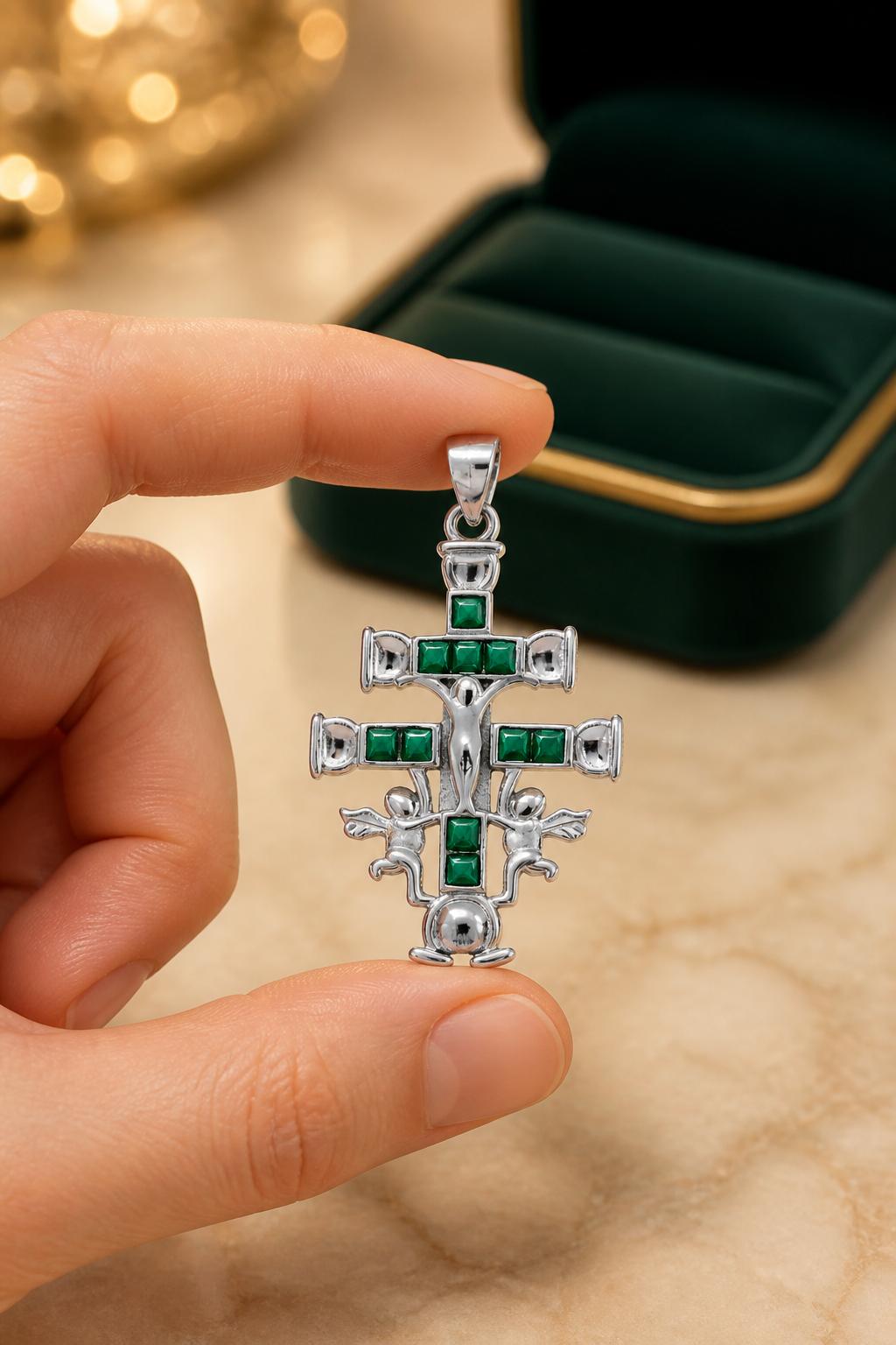 Cruz de Caravaca de Plata de Ley 925 con Circonitas Verdes 3