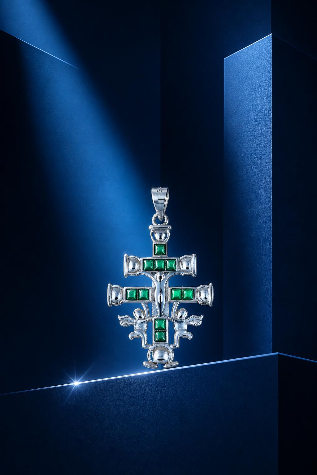 Cruz de Caravaca de Plata de Ley 925 con Circonitas Verdes 4