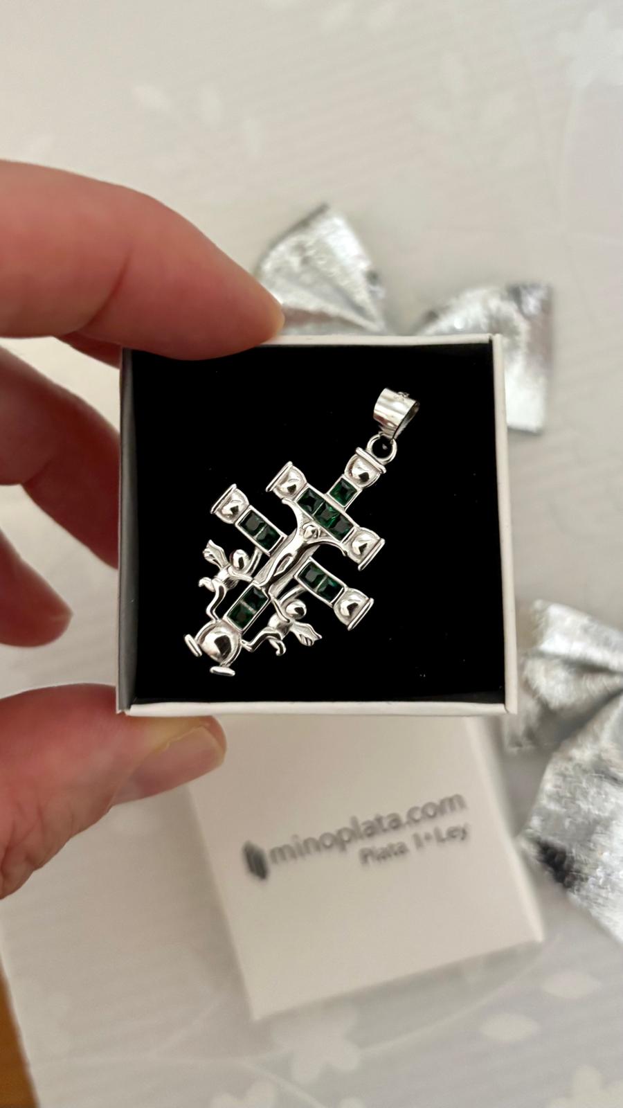 Cruz de Caravaca de Plata de Ley 925 con Circonitas Verdes