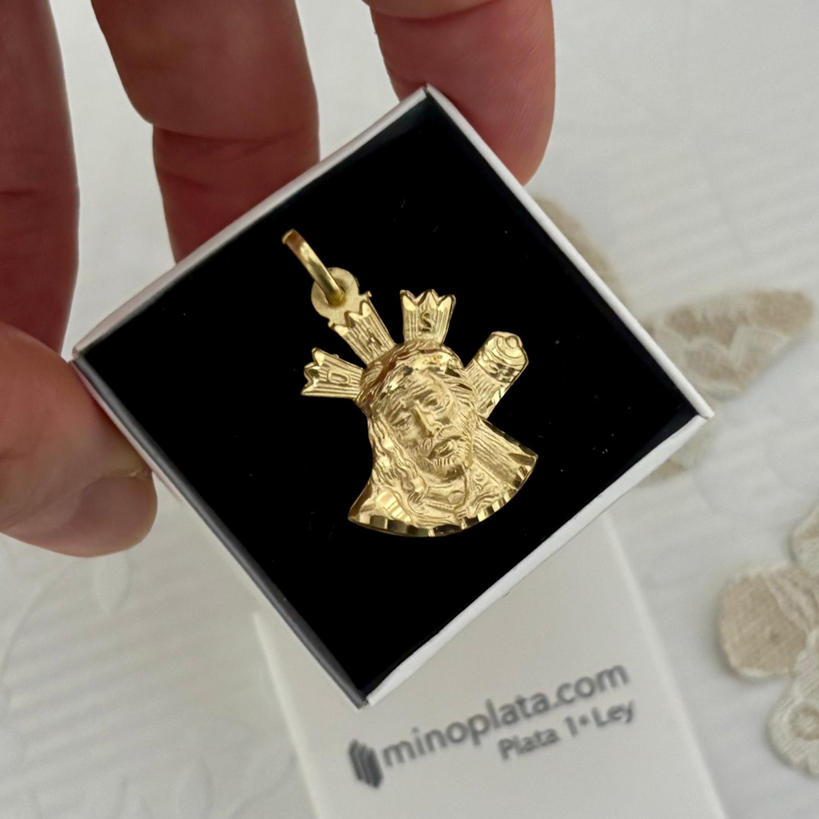 Medalla silueta Cristo del Gran Poder de Plata de ley bañada en Oro 20x26mm 3
