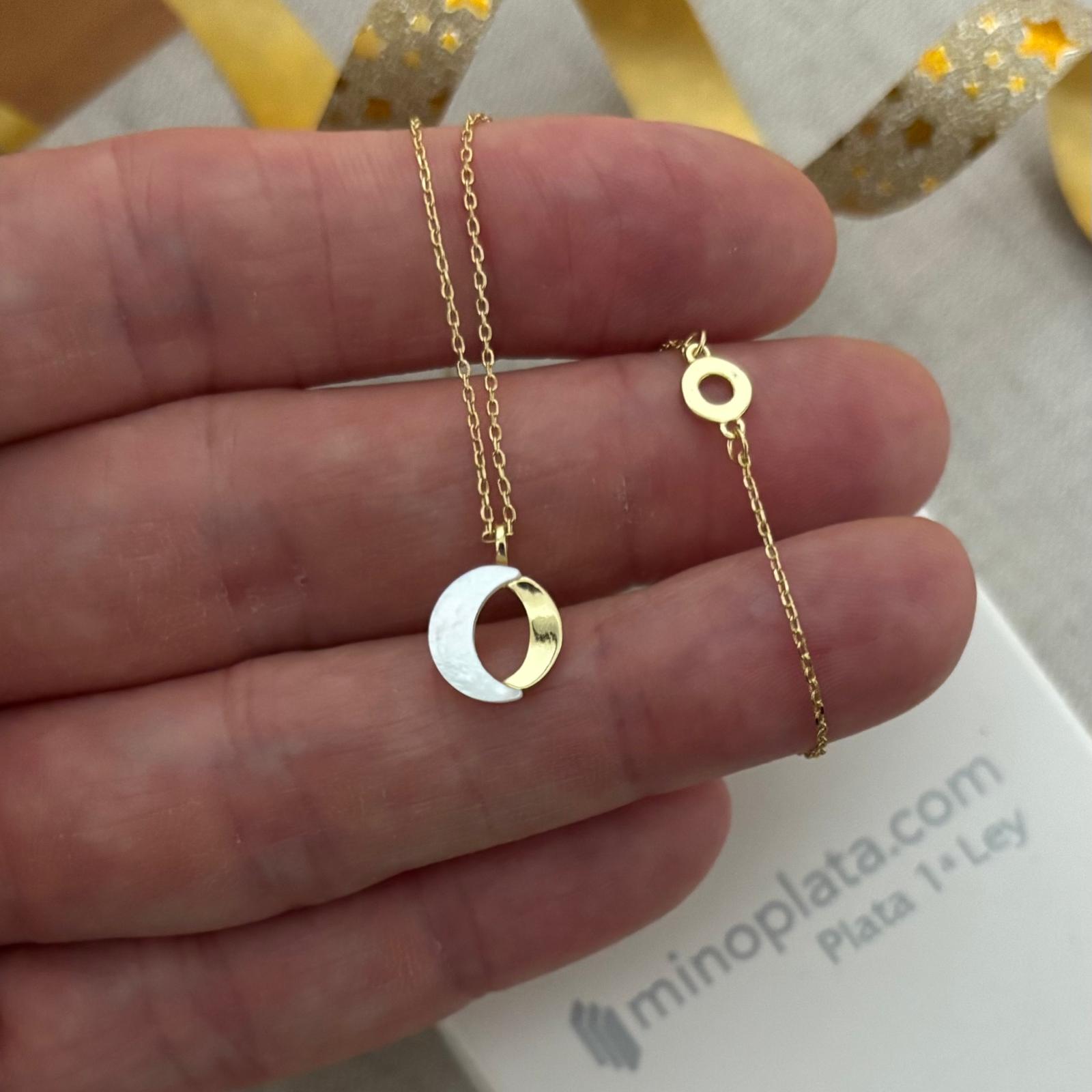 Gargantilla luna de Plata chapada en Oro con Nácar blanco 4
