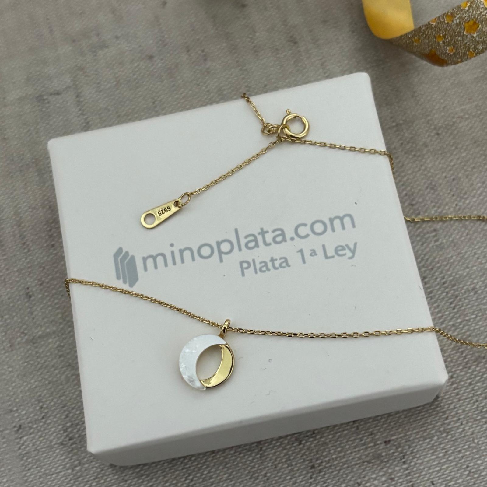 Gargantilla luna de Plata chapada en Oro con Nácar blanco 3