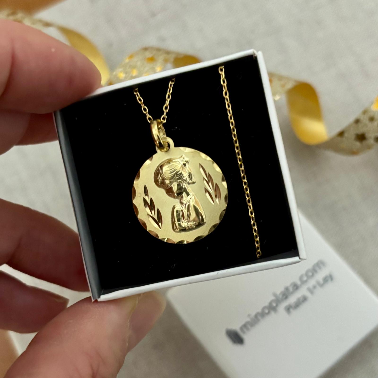 Gargantilla medalla Virgen Niña de Plata chapada en Oro