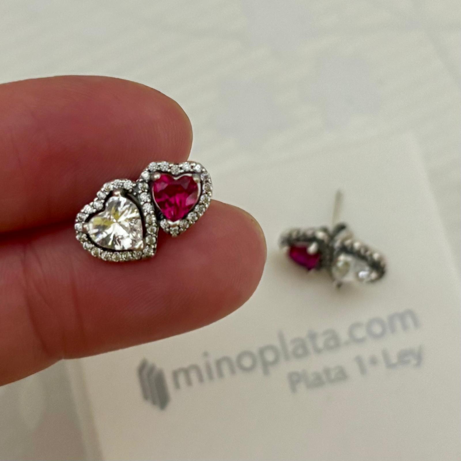Pendientes Doble Corazón en Plata de Ley 925 con Circonitas Blancas y Rojo Rubí 4
