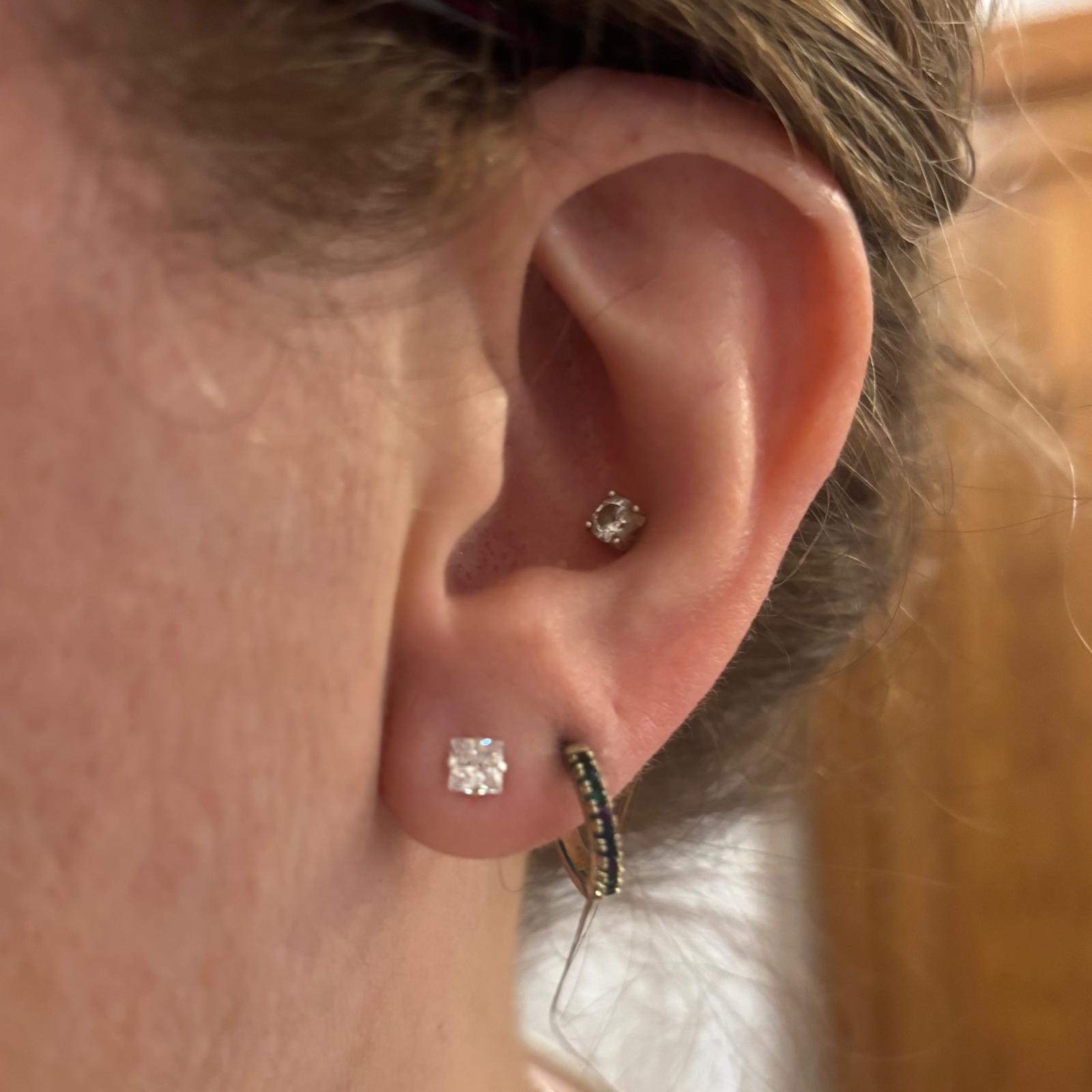 Pendientes circonita cuadrada 4mm en Plata de ley 925 3