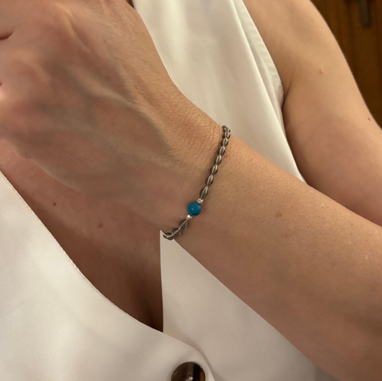 Pulsera elástica de Acero con bolita color turquesa y Plata de ley 925 3