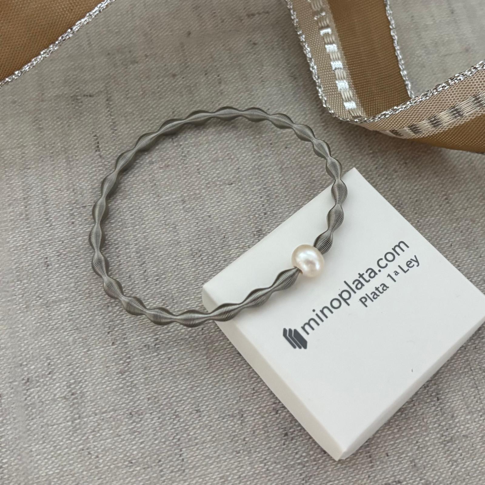 Pulsera elástica ondas de Acero con Perla cultivada 6mm 4