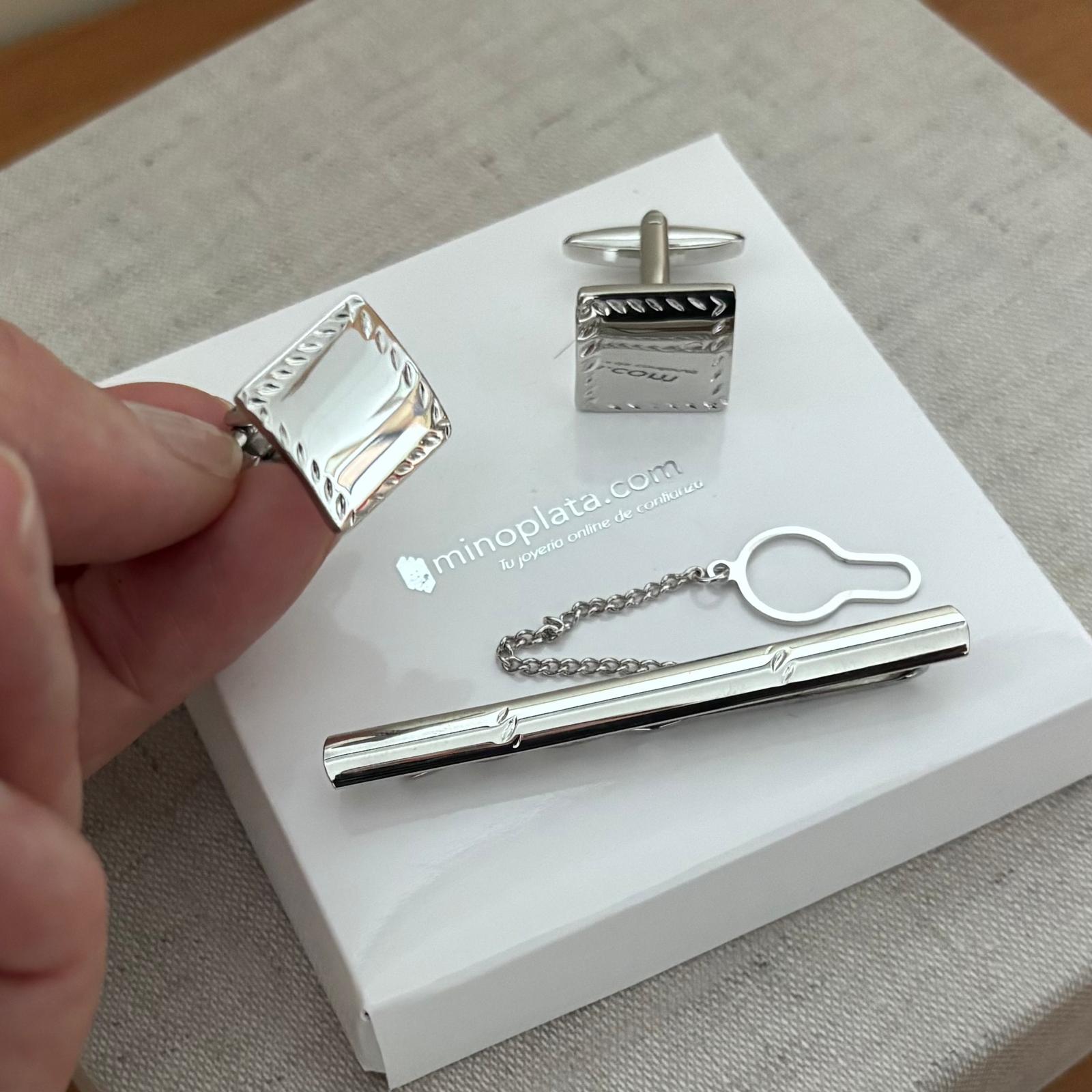 Juego Gemelos y Pasacorbatas talla metal con baño de Rodio 4