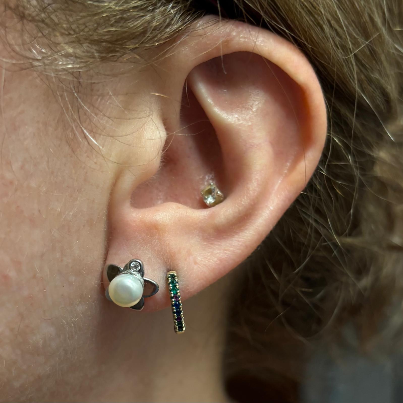 Pendientes flor con Perla cultivada y Circonita cierre rosca bola 5