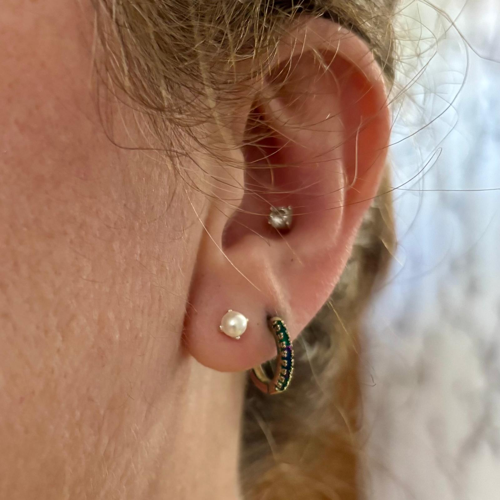 Pendientes Perla 4mm garra de Plata de ley cierre rosca 5