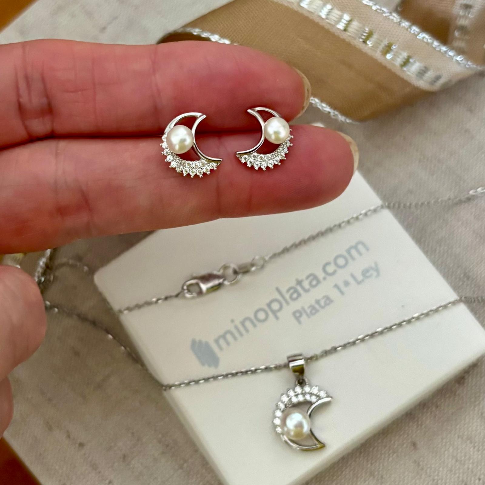 Juego Pendientes y Collar de Plata rodiada con Circonitas y Perlas cultivadas 4
