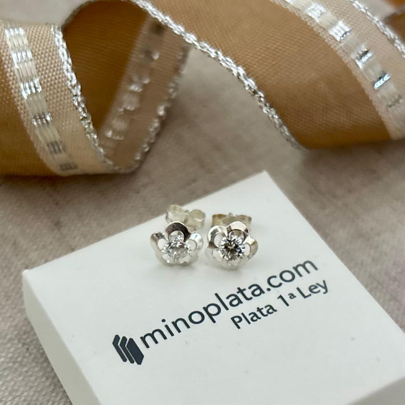 Pendientes flor calada de Plata de ley con Circonita