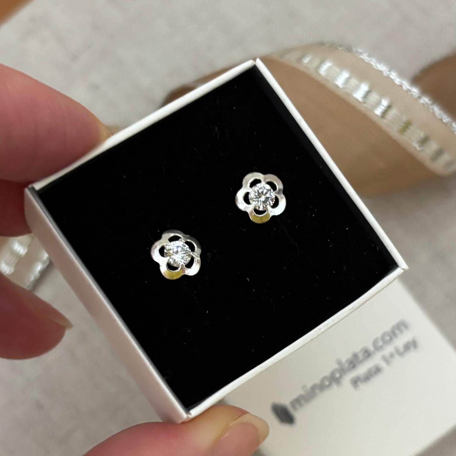 Pendientes flor calada de Plata de ley con Circonita 1