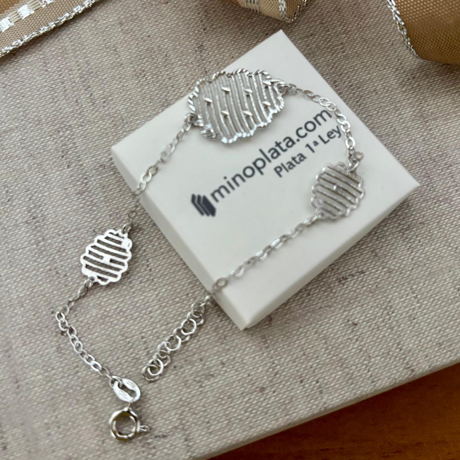 Pulsera fina calada de Plata de ley tallada mate y brillo 4