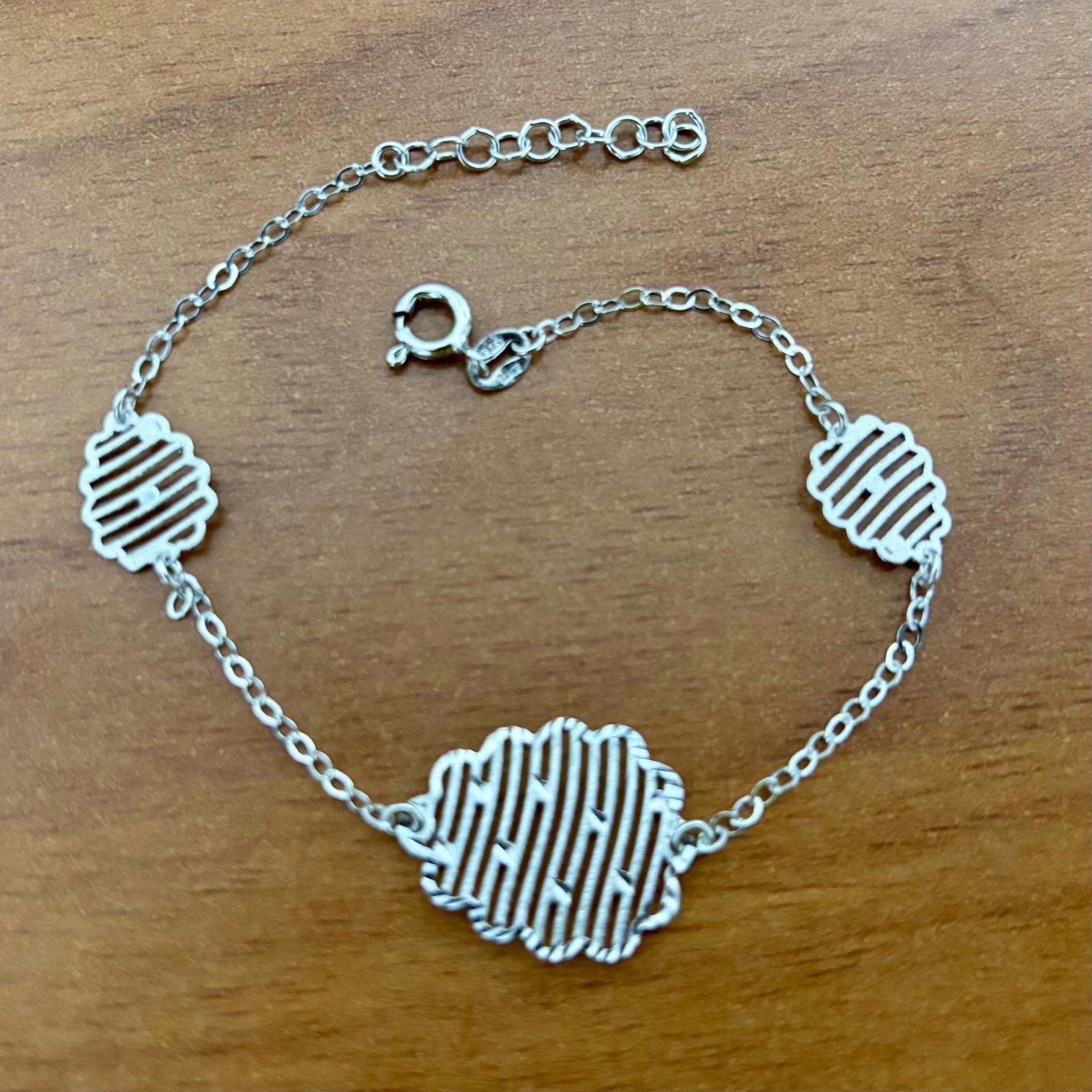 Pulsera fina calada de Plata de ley tallada mate y brillo 3