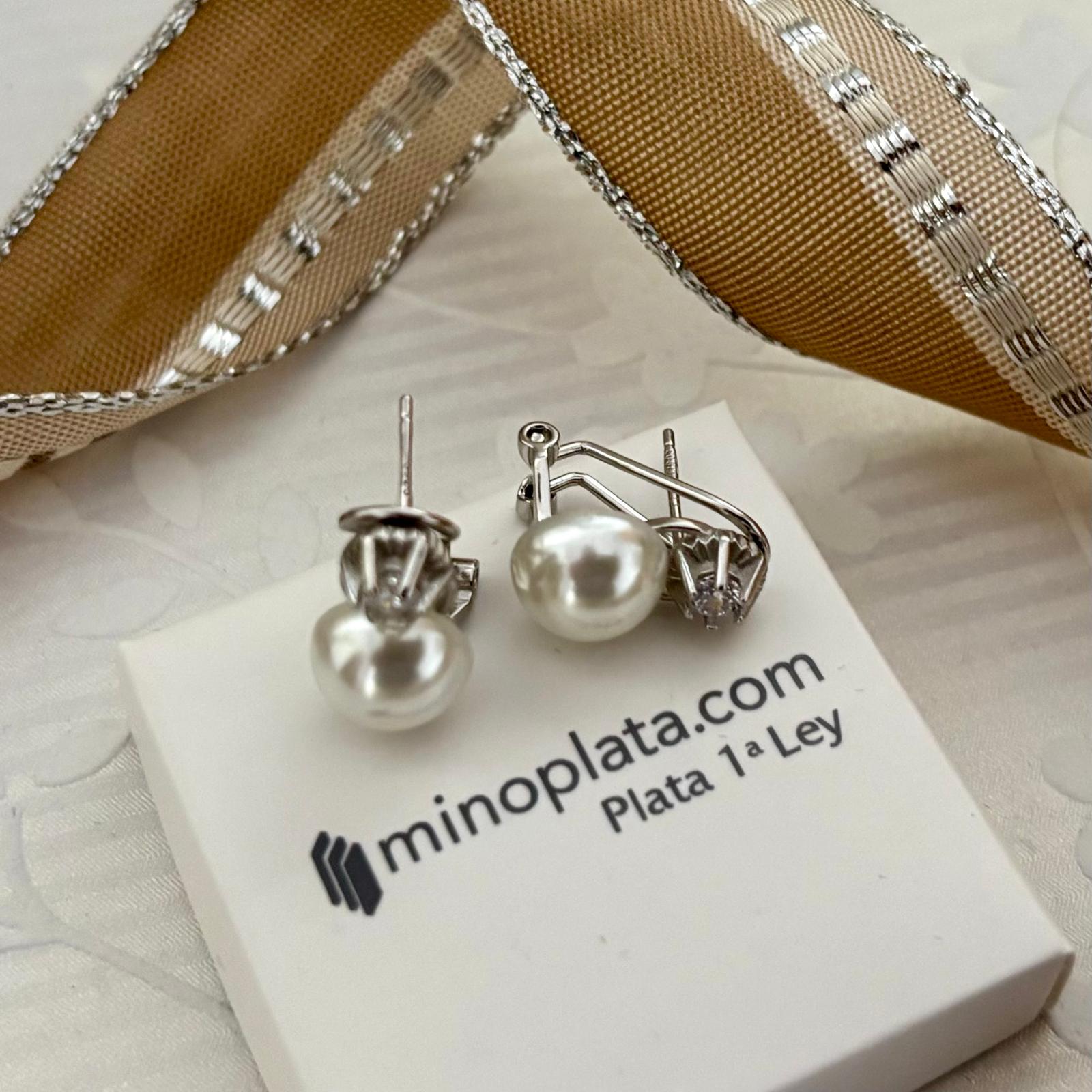 Pendientes media Perla con Circonita y cierre omega en Plata de ley 925 4
