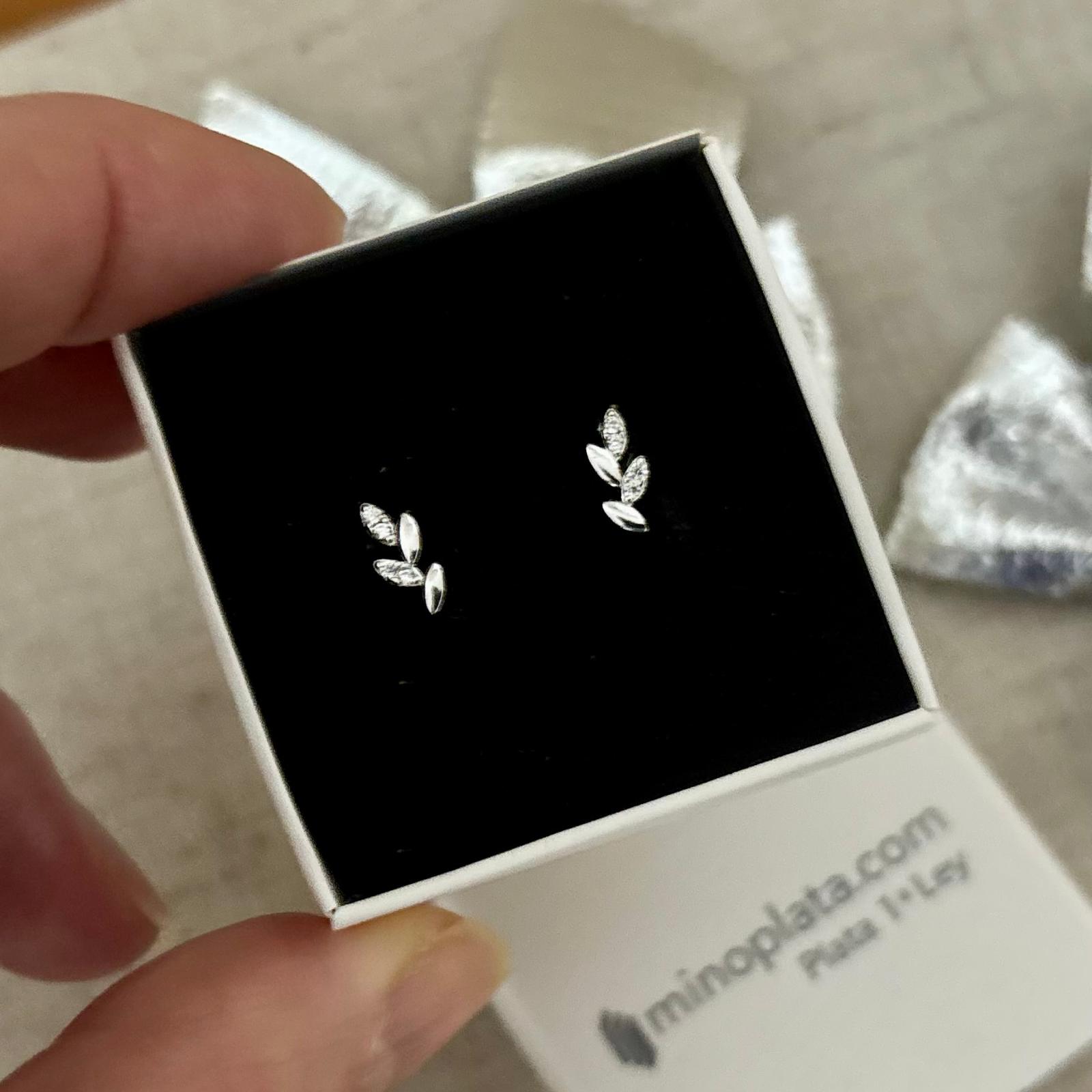 Pendientes hojas de Plata rodiada con Circonitas