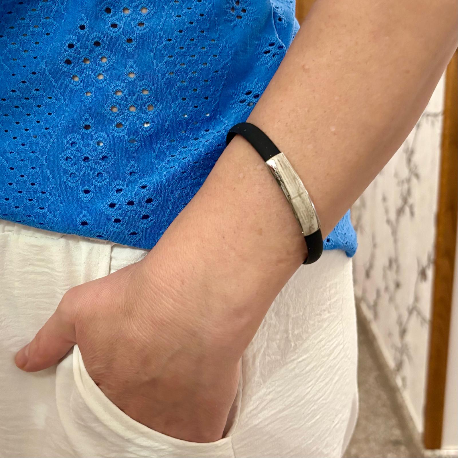 Pulsera unisex Padre Nuestro de Acero y Caucho negro 4