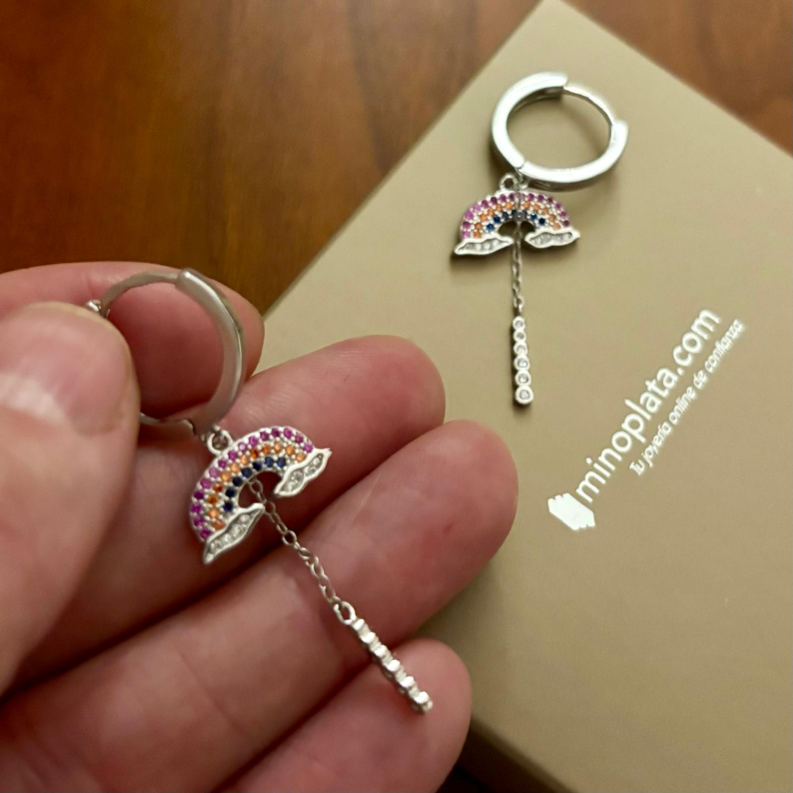 Pendientes aros de Plata con arcoíris y tira colgante de Circonitas