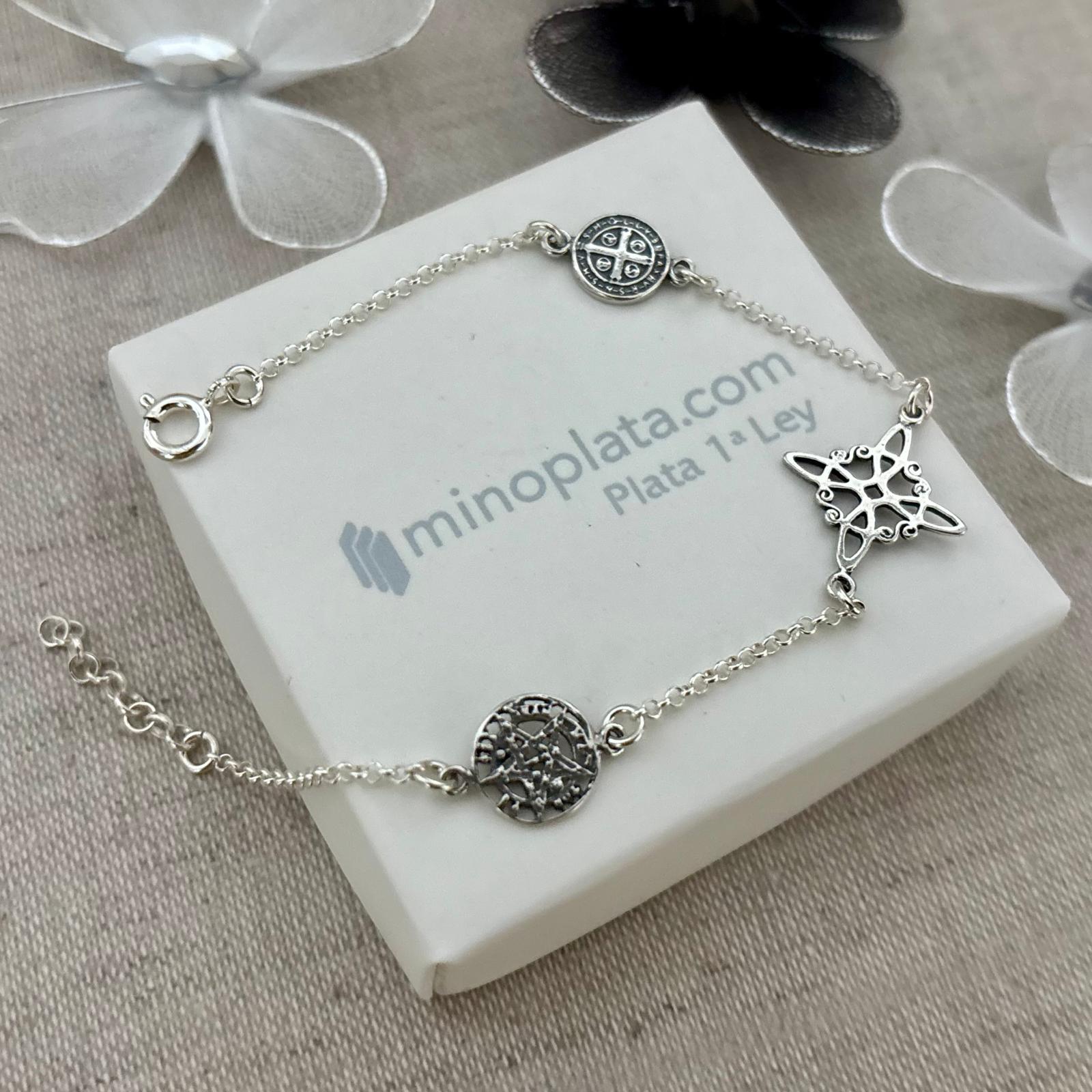 Pulsera de Plata nudo de bruja medalla San Benito y tetragramaton