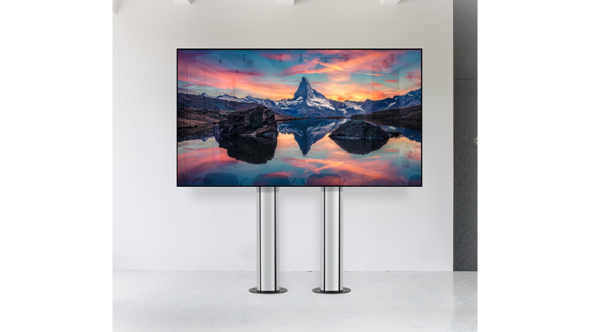 Screen Mount Fixed to Floor
