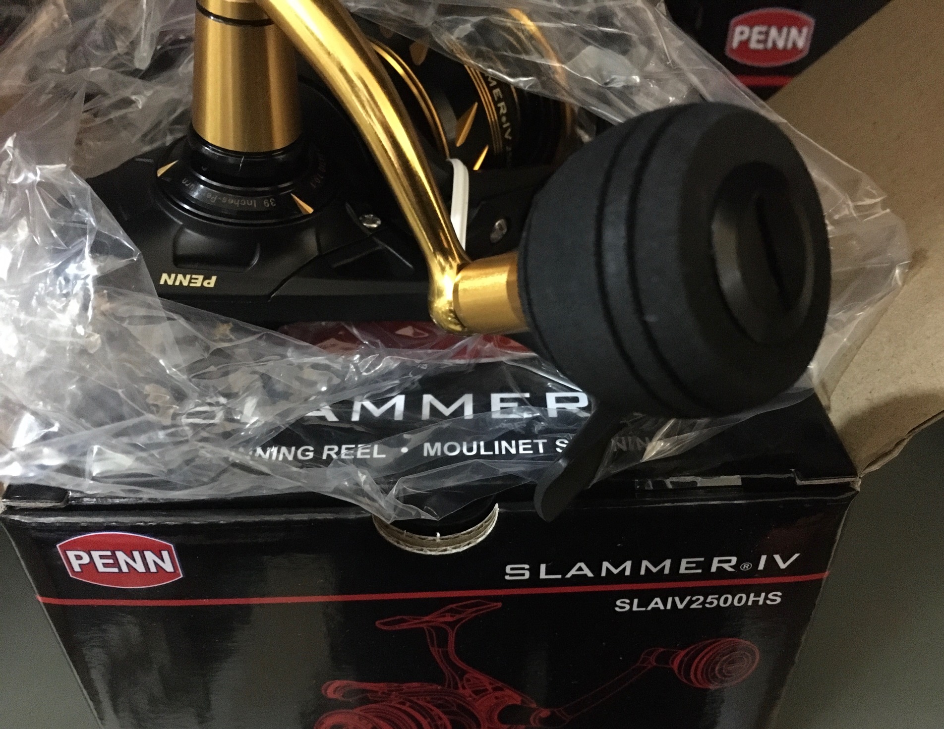 CARRETE PENN SLAMMER IV 2500 HS SPIN REEL 3