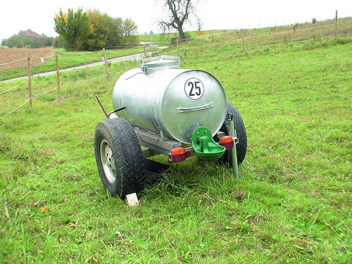 BEBEDOURO SUEVIA PARA CISTERNAS MOD. 180P 1