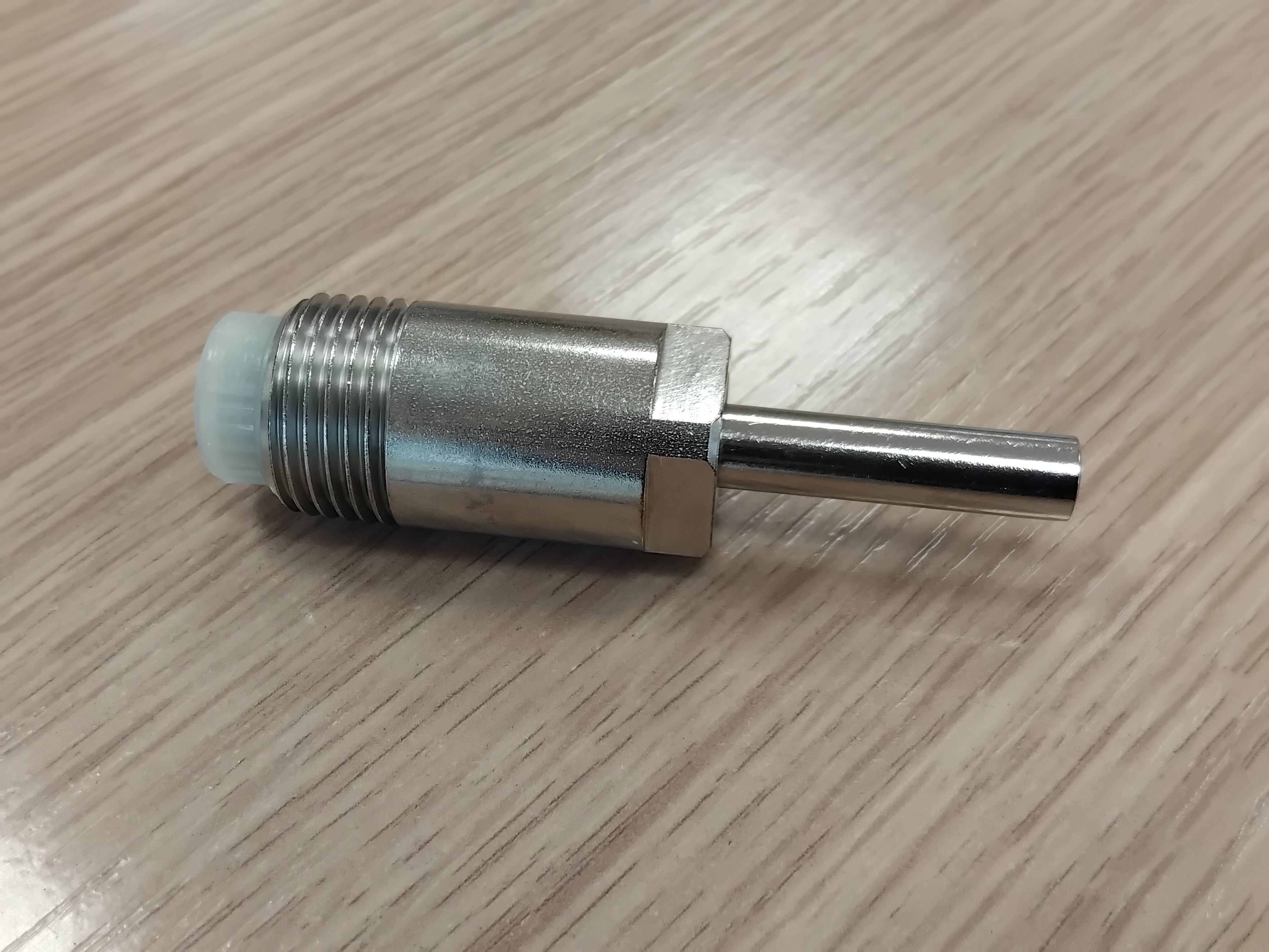 VALVULA HUMEDECEDORA MOD. P-130, 1/2"; INOX