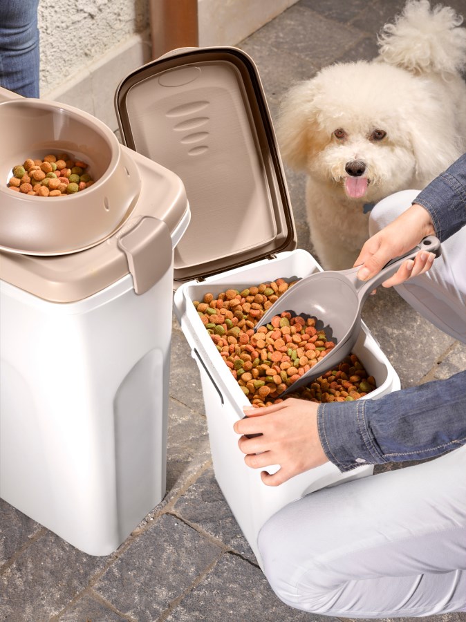 PET FOOD CONTAINER 15LTS