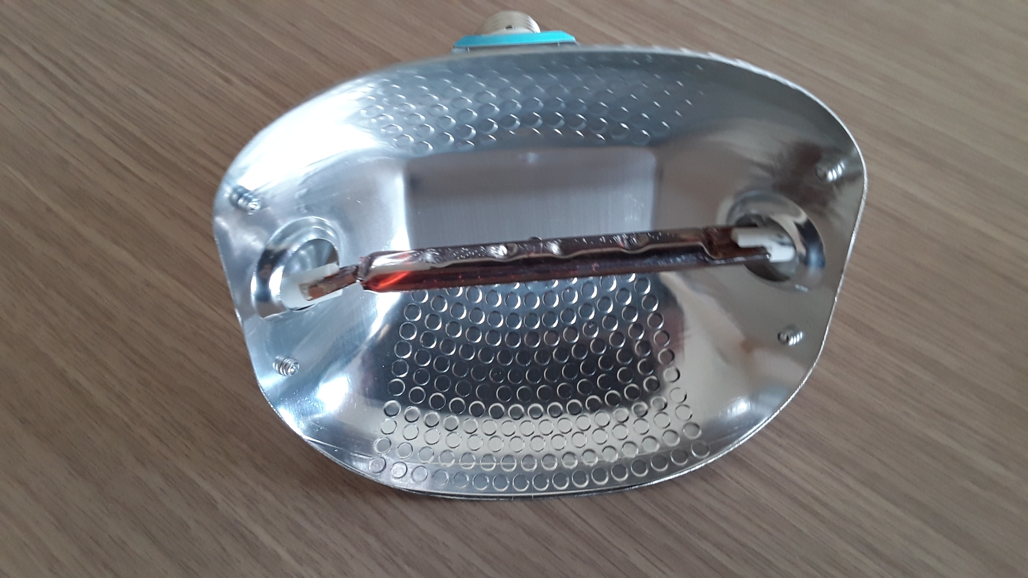REFLECTORS WITH RED HALOGEN LAMP 250W 1