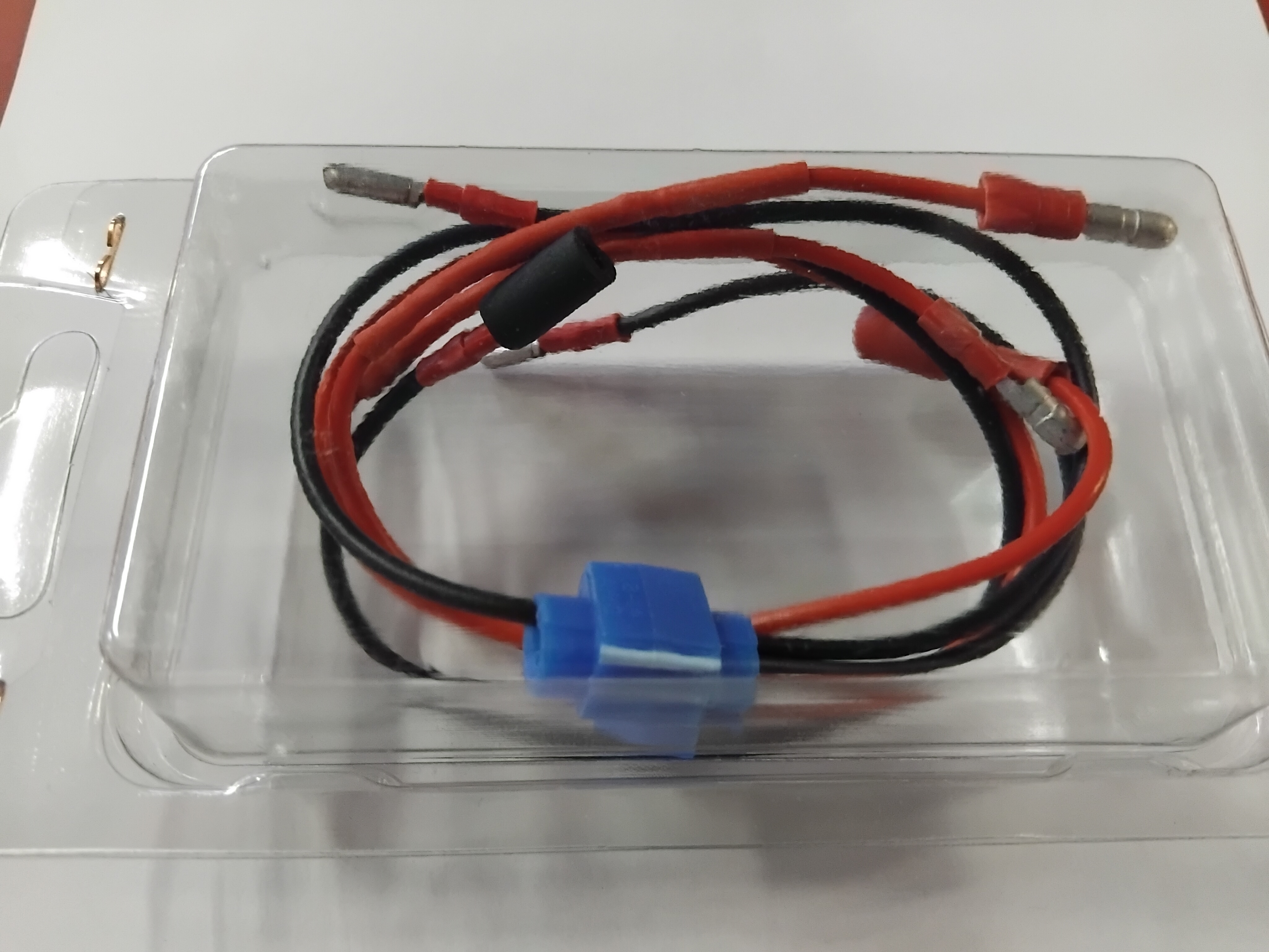 CABLE TO CONNECT 2 9V BATTERIES IN PARALLEL