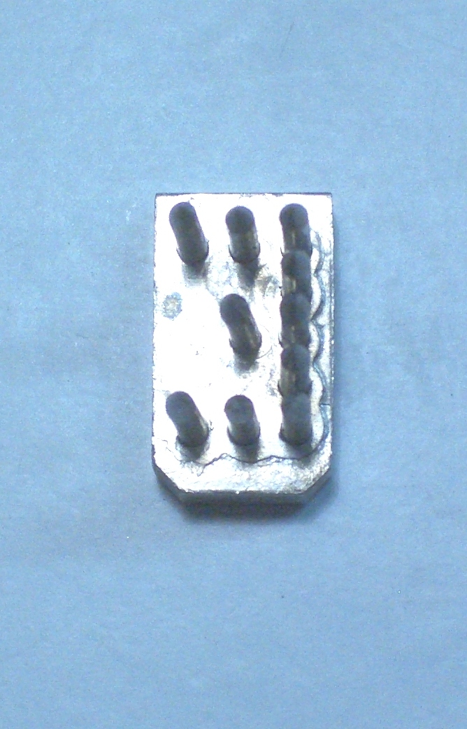 Letra "E" de 8 mm.