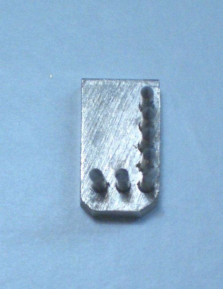 LETRA "L" DE 8mm.