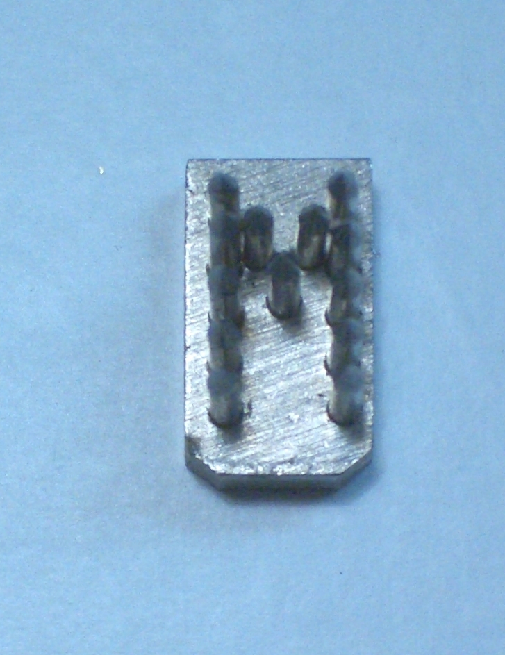 8mm letra "M".