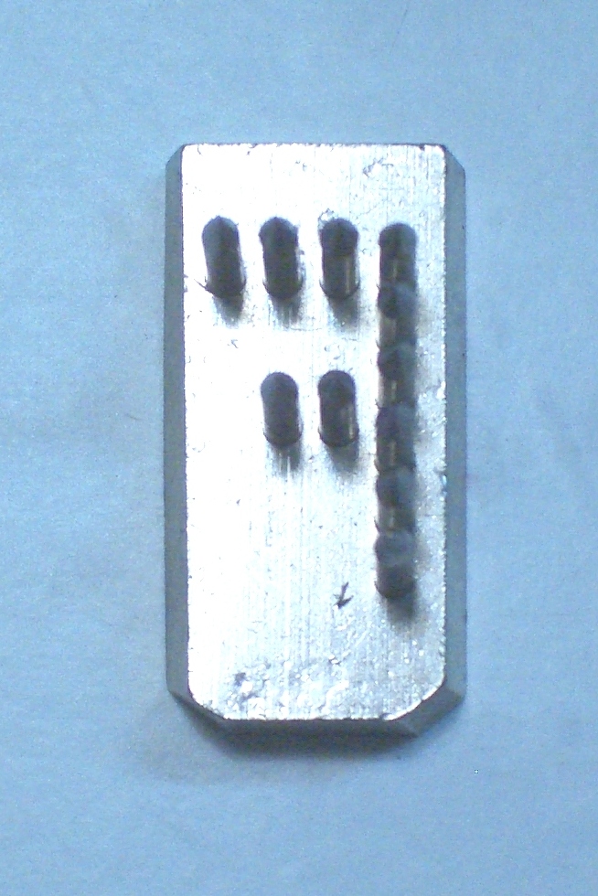 Letra "F" de 10 mm.