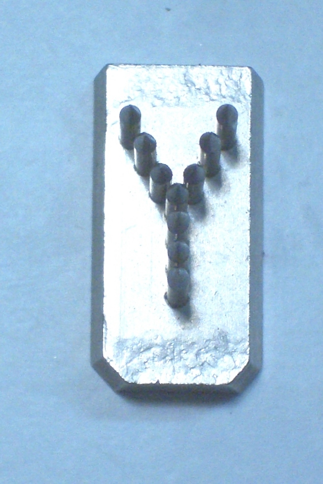 Letra "Y" de 10 mm.