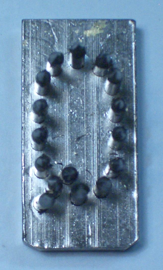 Letra "Q" DE 20 mm.