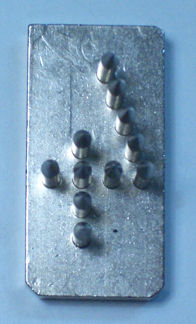 NÚMERO 4 DE 30 mm.