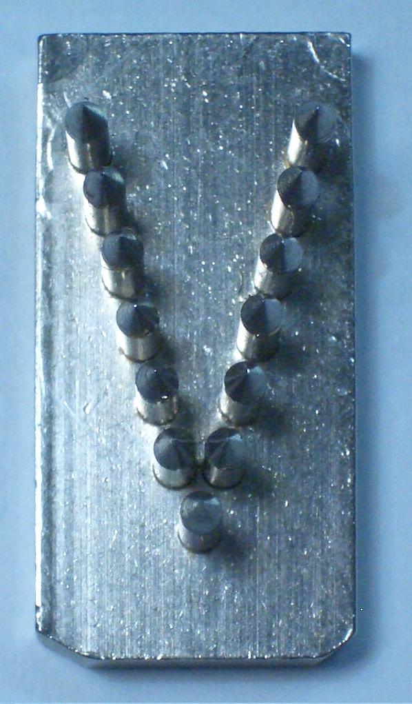 Letra "V" DE 30 mm.