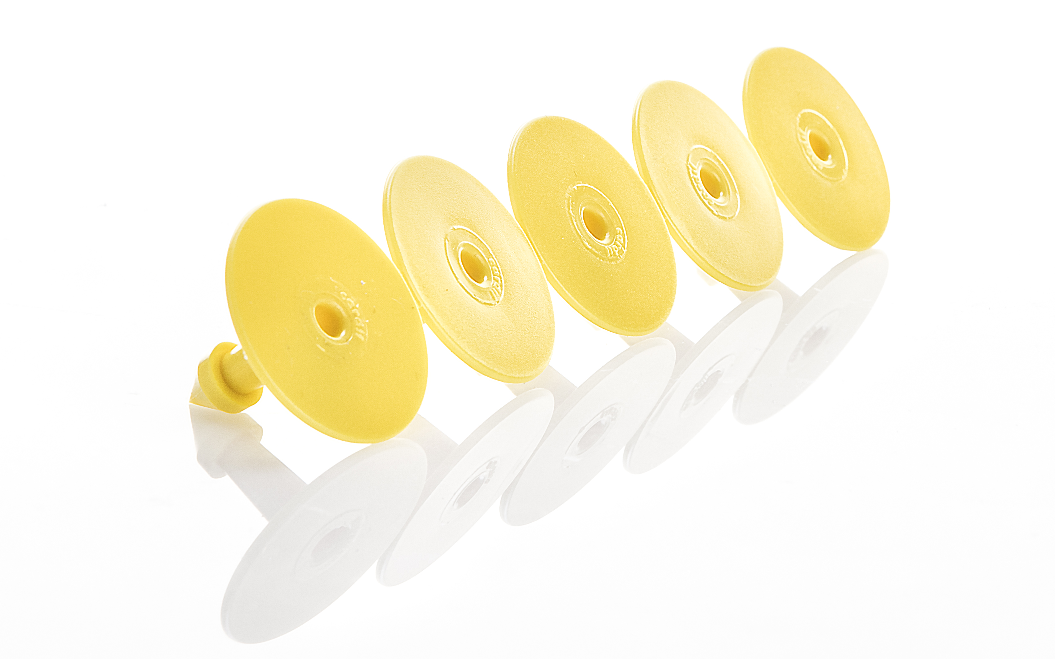 ROUND MALE P/PLASTIC YELLOW S/N NUMBERED