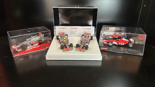 OFERTON 4 F1 coches Carrera & Scalextric