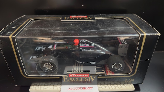 Carrera Exclusive 1/24 20417 SAUBER F1 #30