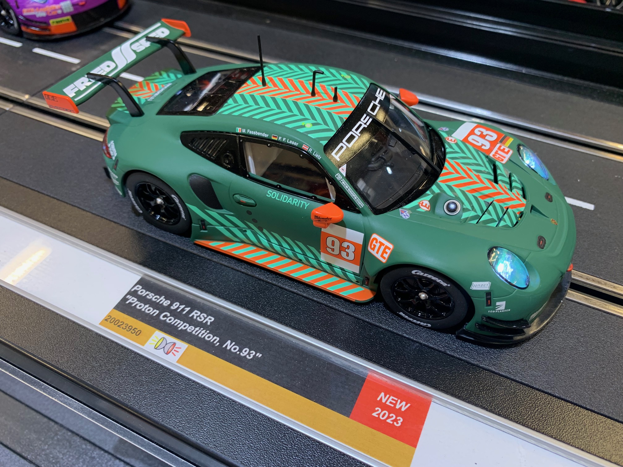 Carrera Digital124 23950 Porsche 911 RSR Proton Competition Nº93
