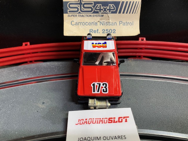 Scalextric 2502 Carroceria Nissan Patrol #173 roja